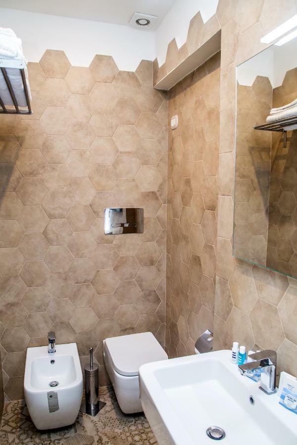 Domus Donnaregina Apartments Napoli Dış mekan fotoğraf