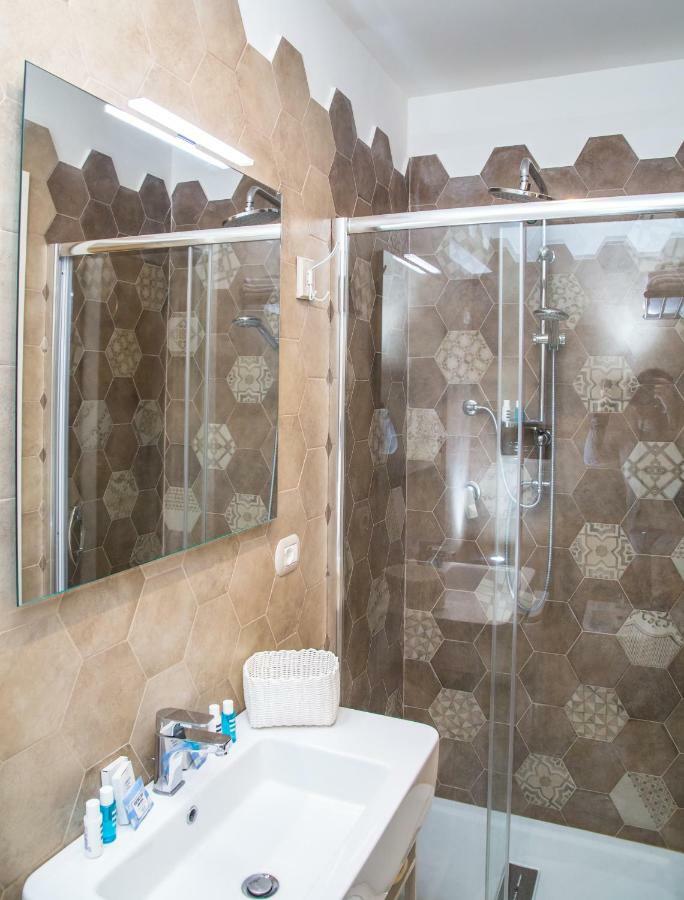 Domus Donnaregina Apartments Napoli Dış mekan fotoğraf